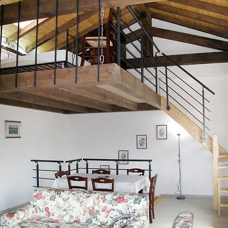 بيت للعطل Locazione Turistica Casa Giulia أوجيبيو