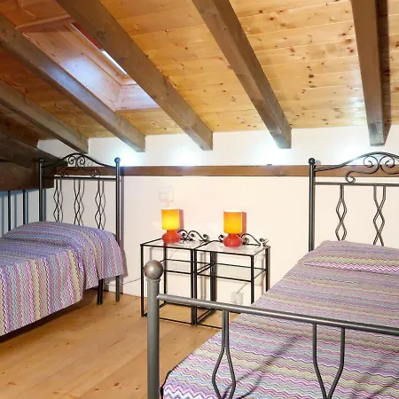 Locazione Turistica Casa Giulia بيت للعطل *